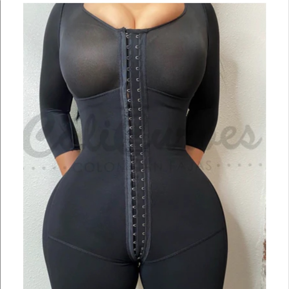 Nude Full Body Guitara Faja